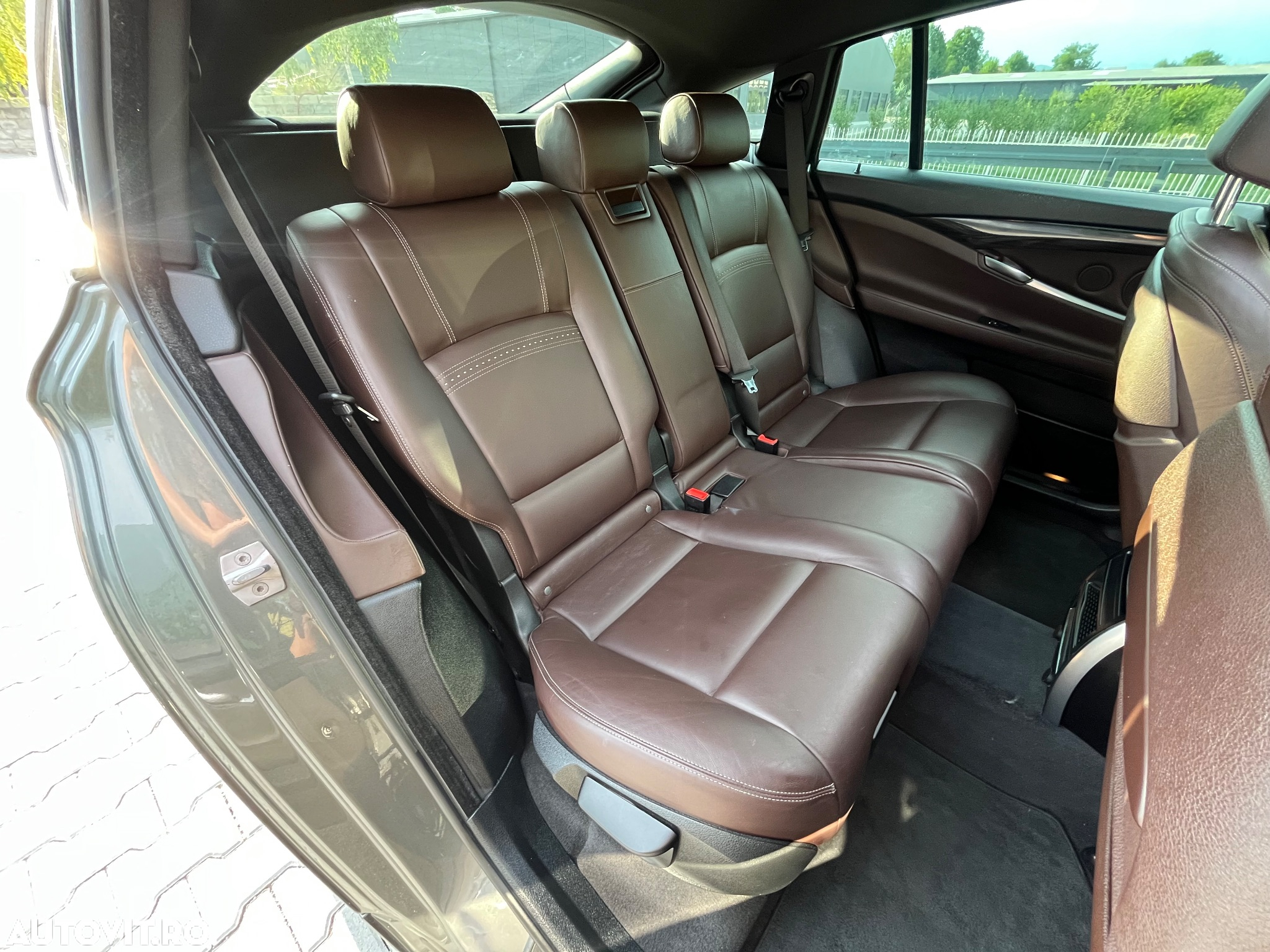 BMW Seria 5 520d Aut. Luxury Line - 7