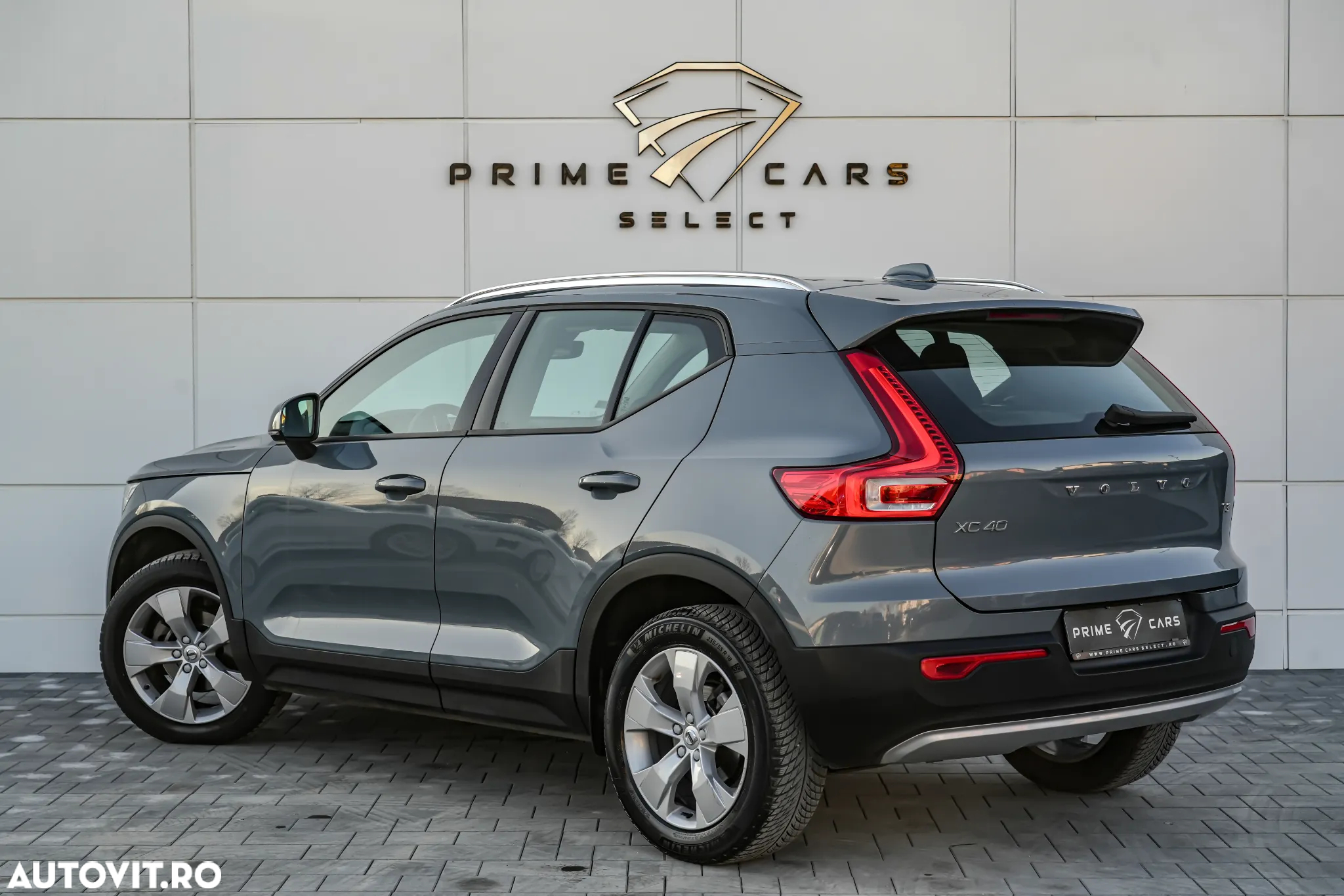 Volvo XC 40 T3 AT8 Momentum Pro - 3