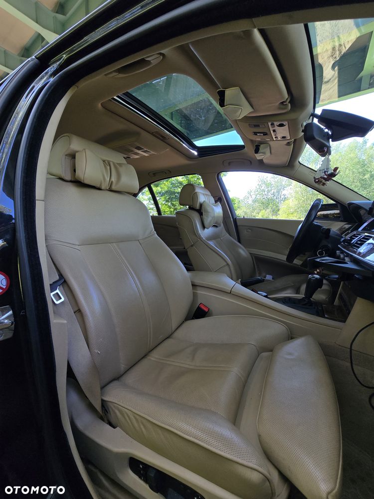 BMW Seria 5 525d - 16