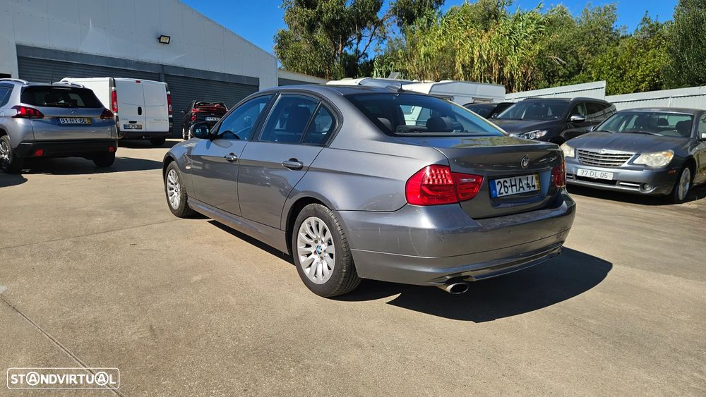 BMW 318 d Sport - 6