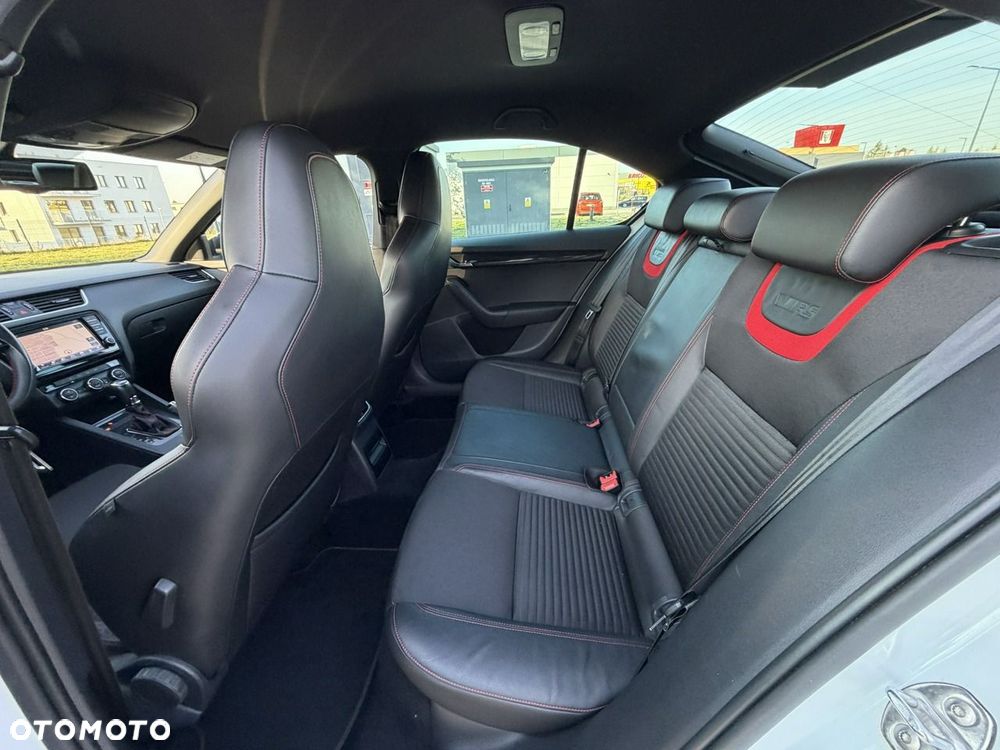 Skoda Octavia 2.0 TDI DSG RS - 31