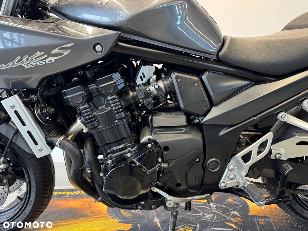 Suzuki Bandit - 23