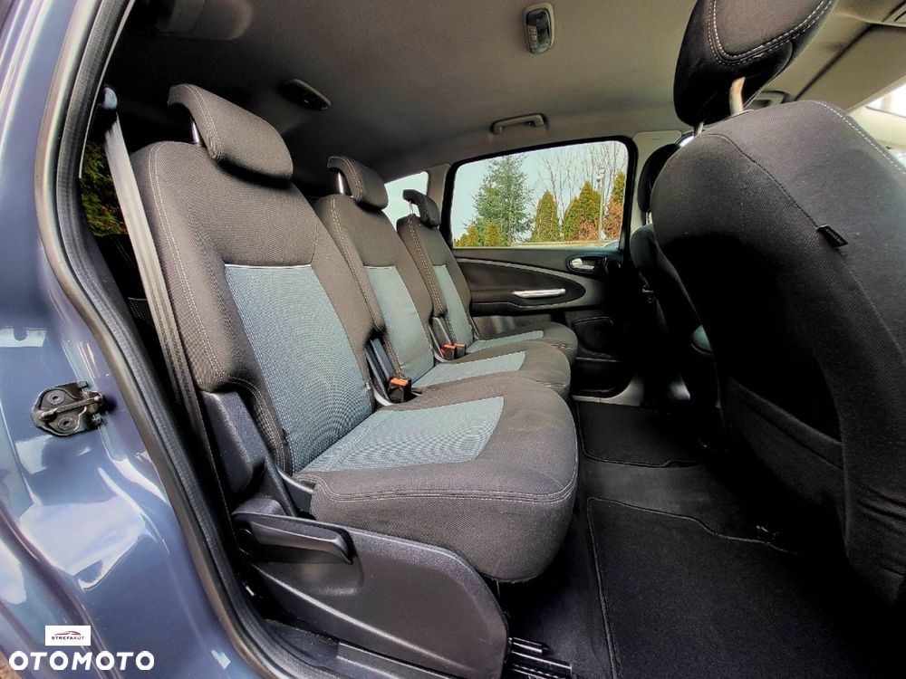 Ford S-Max - 7