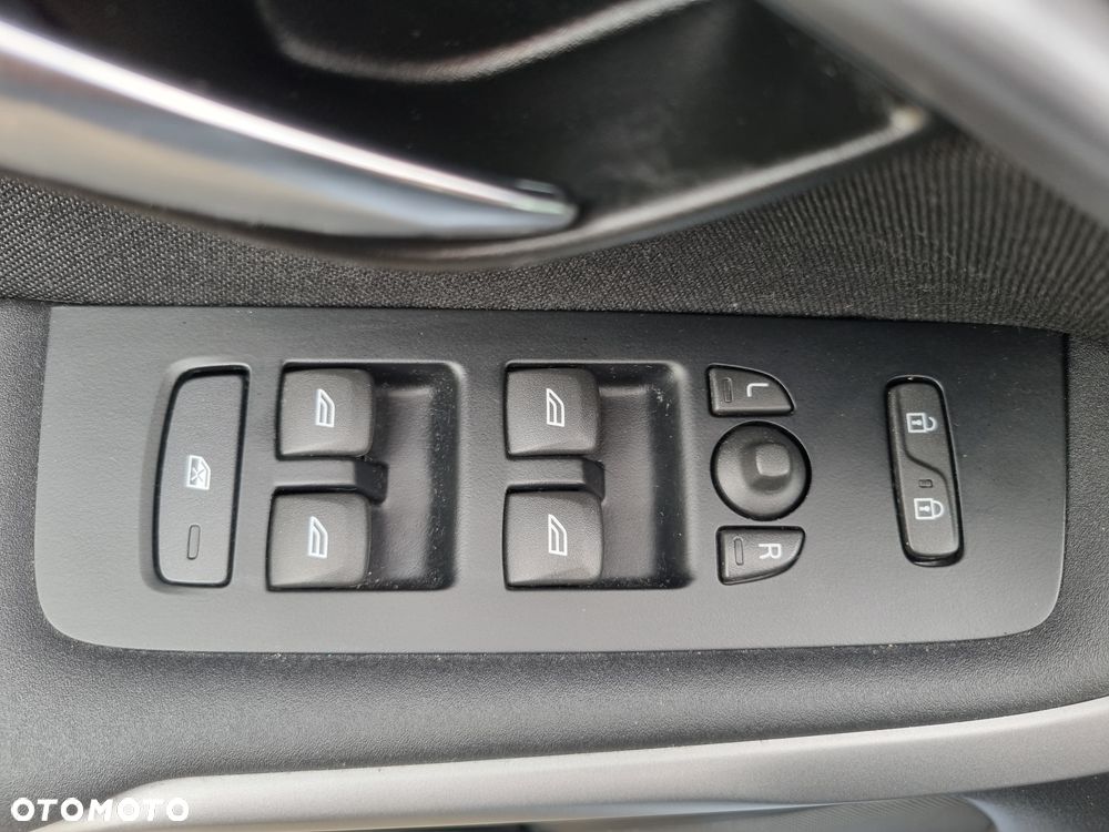 Volvo V40 D2 Geartronic Kinetic - 28