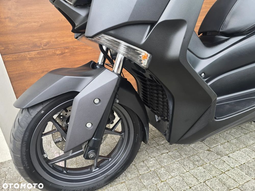 Yamaha X-max - 8