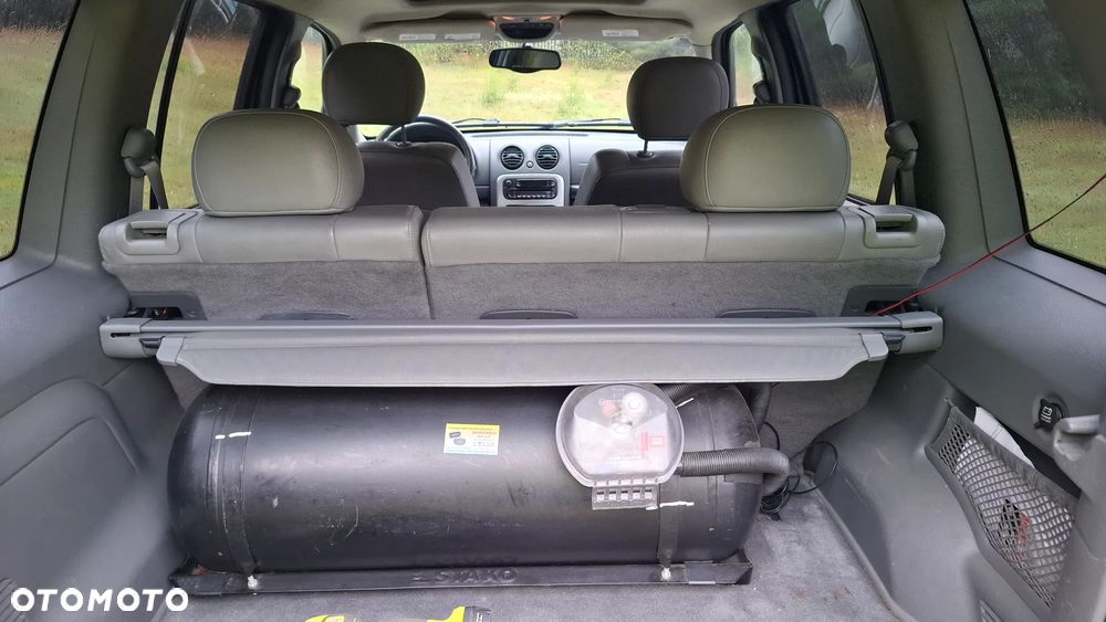 Jeep Liberty 3.7 4x4 - 14