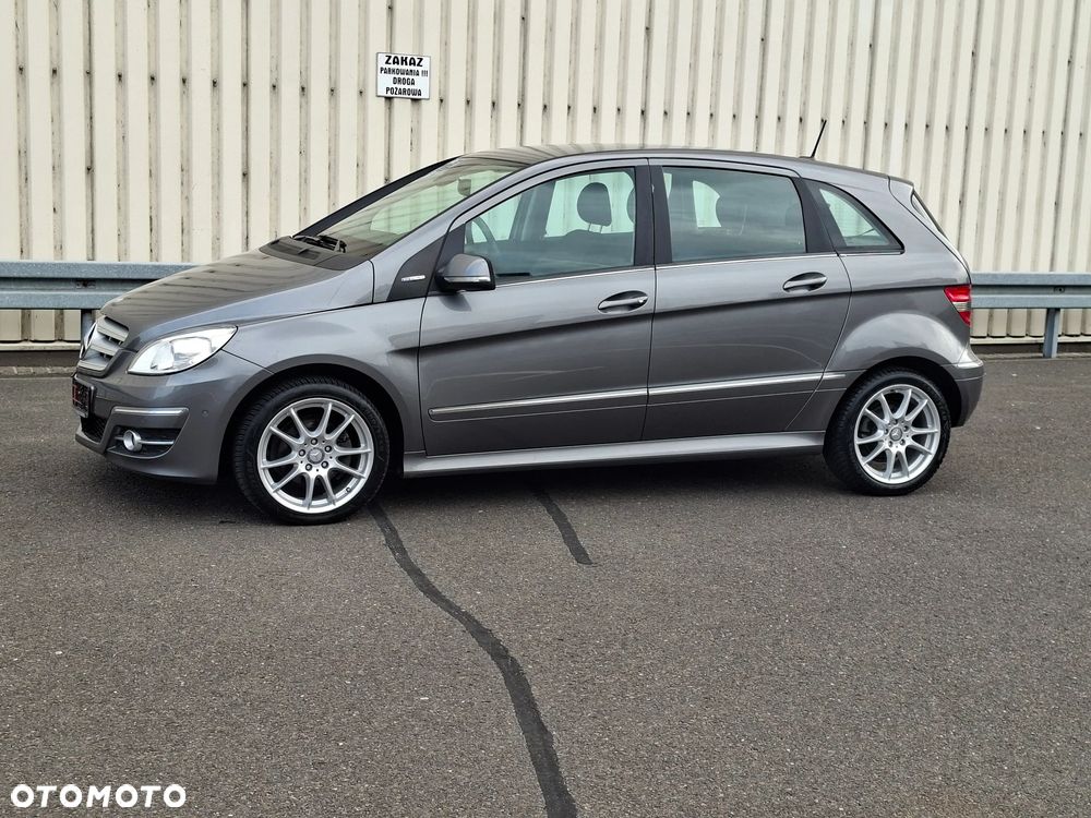 Mercedes-Benz Klasa B 180 BlueEFFICIENCY - 2