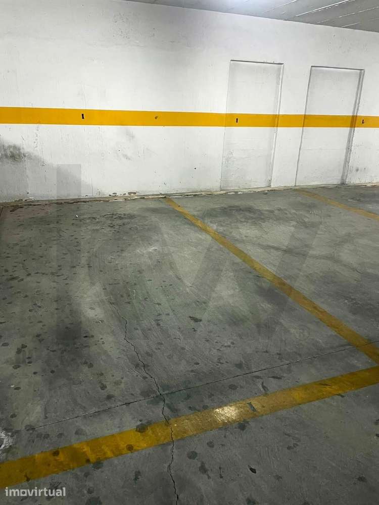 Lugar de Garagem para Arrendamento — Ao lado do Mercado Municipal de F - Grande imagem: 4/6