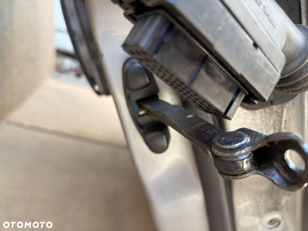 Drzwi lewe przód Kia Sorento III 15+ kolor. KLG kompletne z szybą - 3
