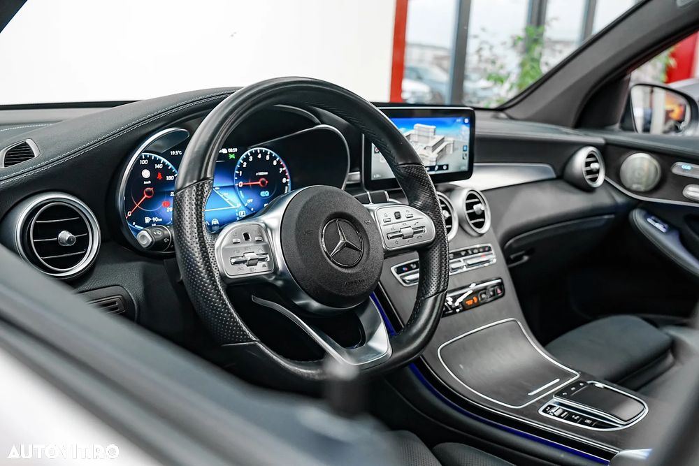 Mercedes-Benz GLC Coupe 300 e 4Matic 9G-TRONIC AMG Line Plus - 14