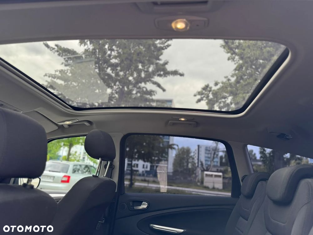 Ford S-Max 2.0 EcoBoost Titanium - 26