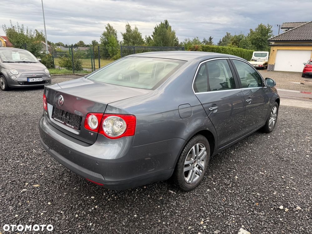 Volkswagen Jetta 1.4 TSI Sportline - 7
