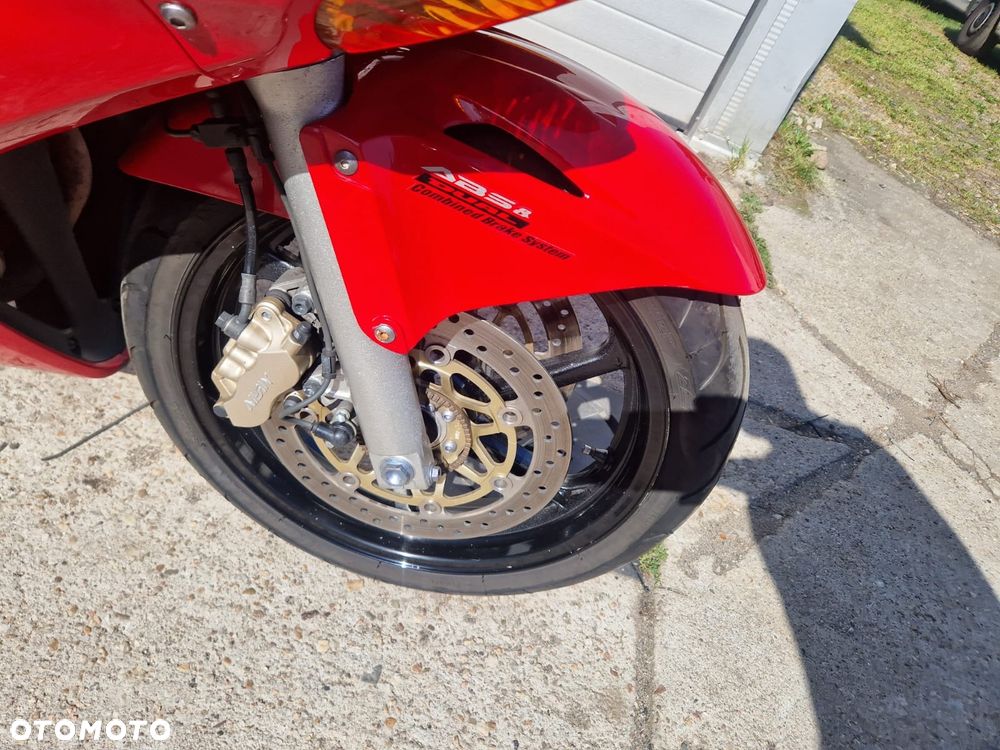 Honda VFR - 27