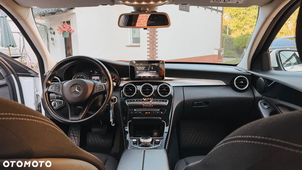 Mercedes-Benz Klasa C 200 4-Matic 7G-TRONIC - 21