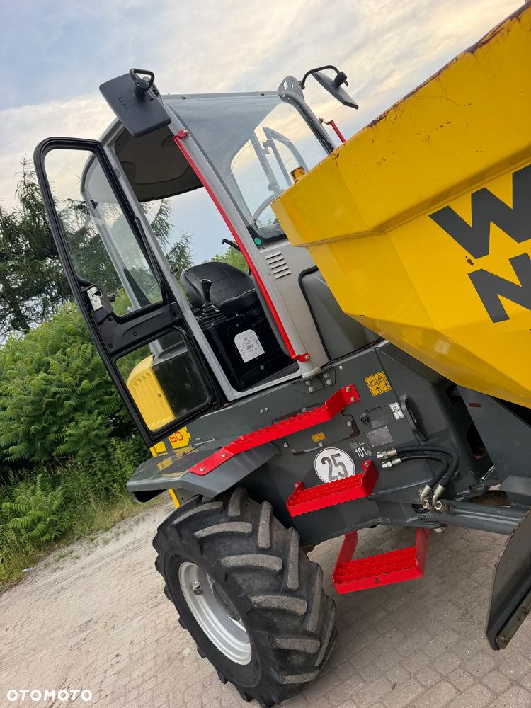 Wacker Neuson DW60 Wozidło Obrotowe 4x4. 6 ton ładowność z Pełną kabiną. OBROTOWA koleba 1350 mtg. 2021 rok. Jak nowe z salonu PERKINS turbo silnik. Pochodzi z Norweskiego Gospodarstwa Ziemniaczanego! Pełne sterowanie dżojstik REWERS HYDROSTATIC Ogrzewana Kabina Opony zero zużycia. Aktualna DEKRA. Kamery wysokiej jakośći! Zero luzów i wycieków. Szybka wolna jazda. Wielka Okazja. Ośswietlenie Rozbudowane. Hak kulka - 33