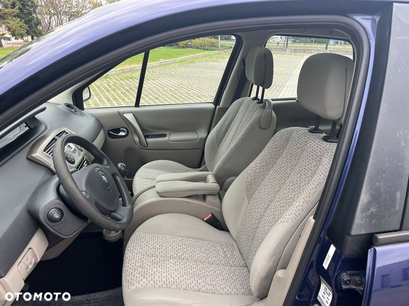 Renault Scenic 1.6 16V Confort Privilege - 6