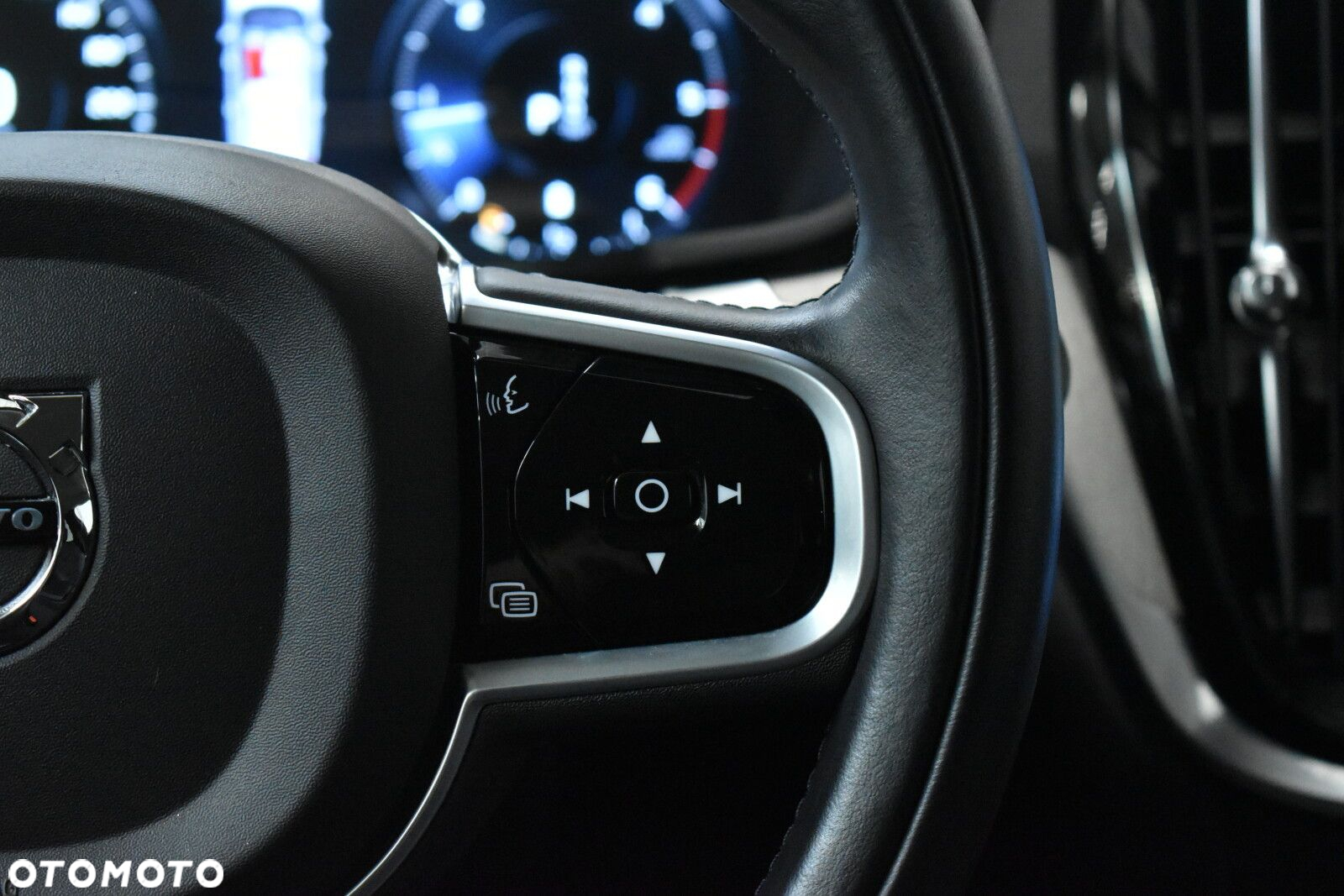 Volvo V60 Cross Country - 13