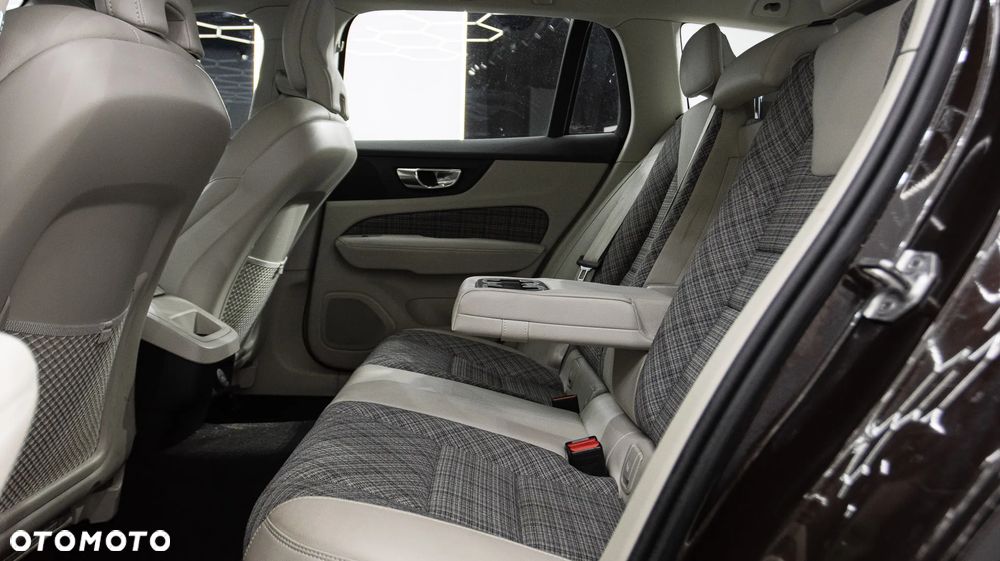 Volvo V60 B4 B Momentum Pro - 16