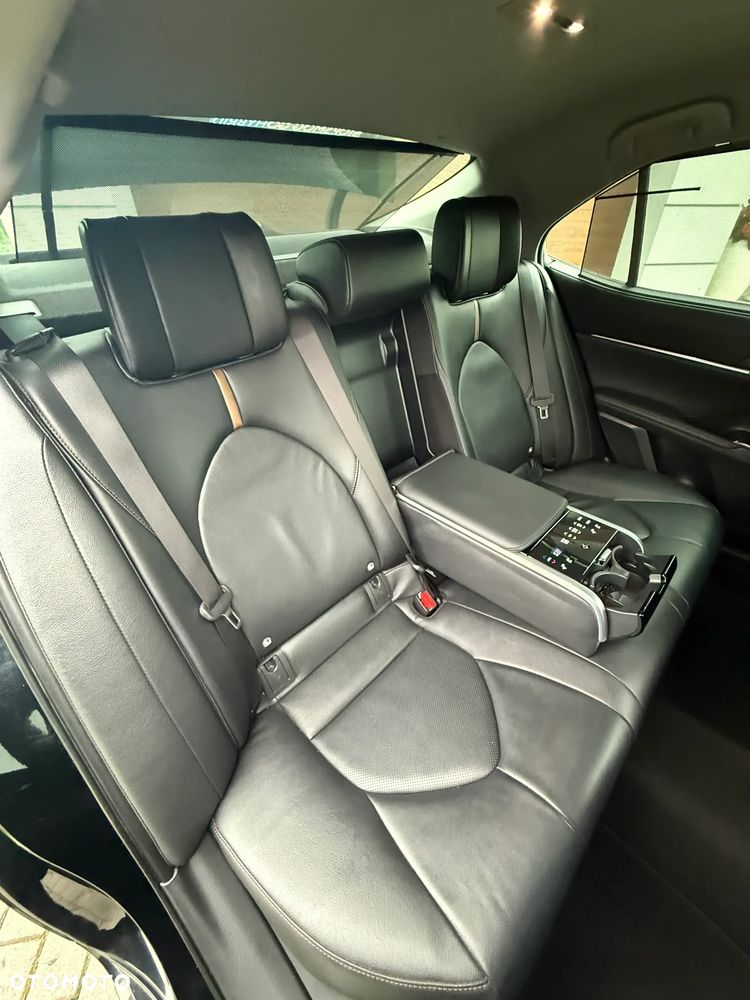 Toyota Camry 2.5 Hybrid Executive CVT - 29