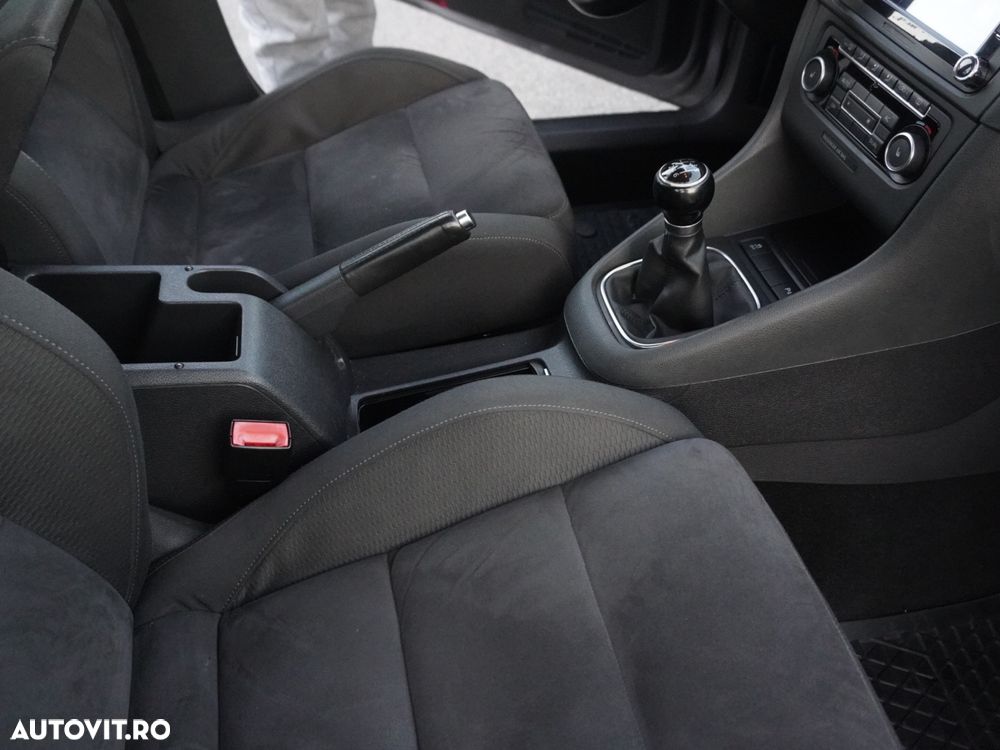 Volkswagen Golf - 27
