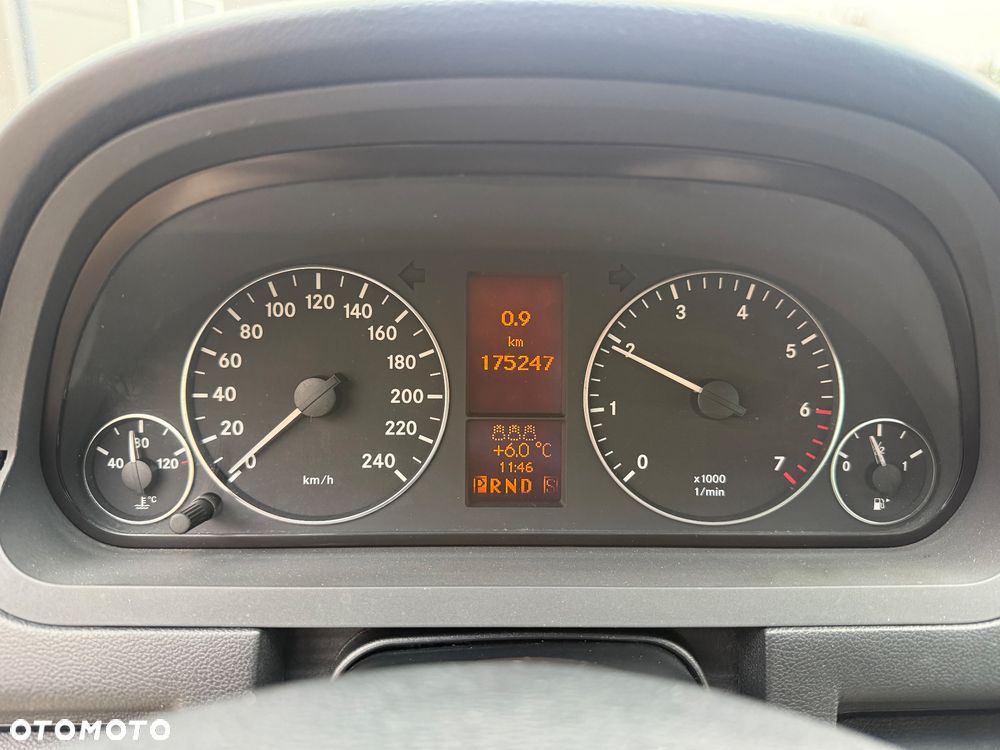 Mercedes-Benz Klasa A 200 Turbo Autotronic Avantgarde - 15