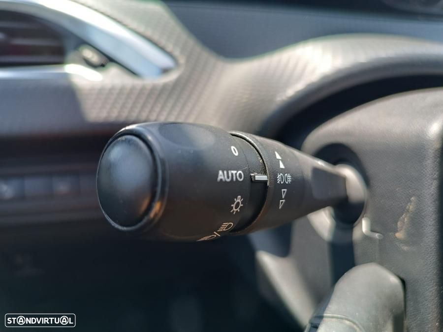 Peugeot 2008 1.5 BlueHDi Signature - 13