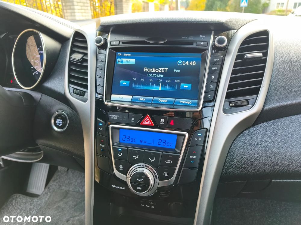 Hyundai i30 1.6 CRDi Fifa World Cup Edition - 8