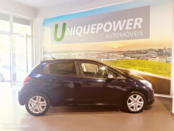 Peugeot 208 1.2 PureTech Signature - 4