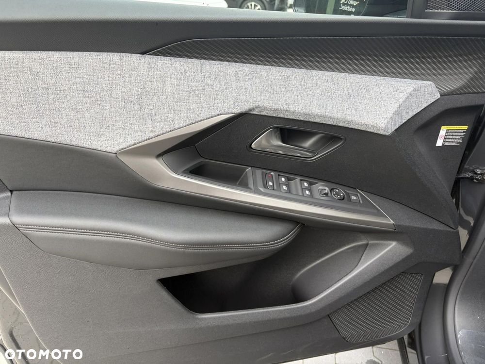 Peugeot 5008 1.2 PureTech mHEV Allure S&S e-DCS6 - 12