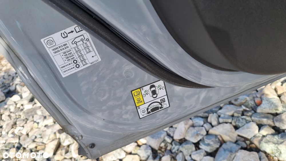 Renault Clio TCe 90 BUSINESS EDITION - 33
