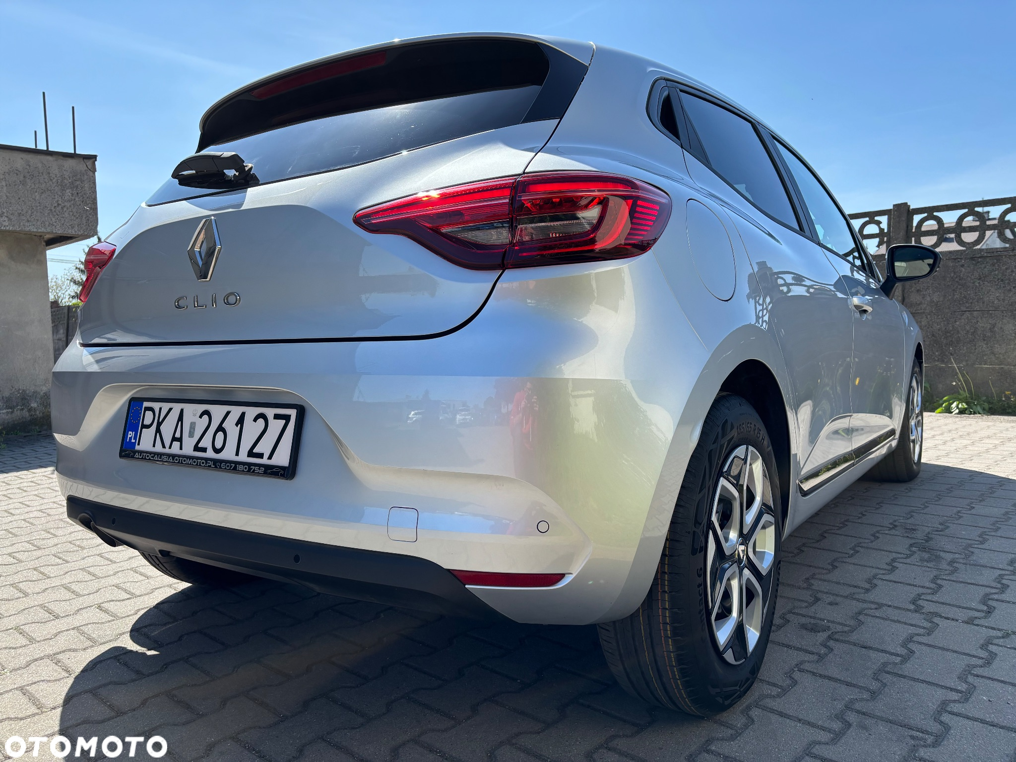 Renault Clio 1.0 TCe Evolution - 10