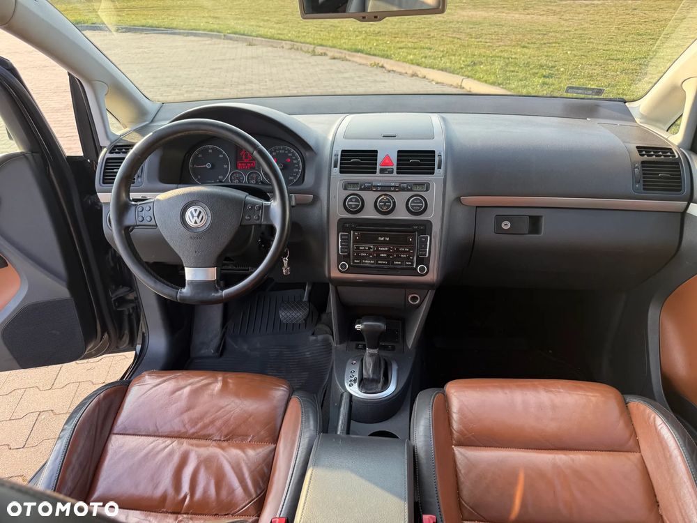 Volkswagen Touran 1.9 TDI DPF Highline DSG - 7