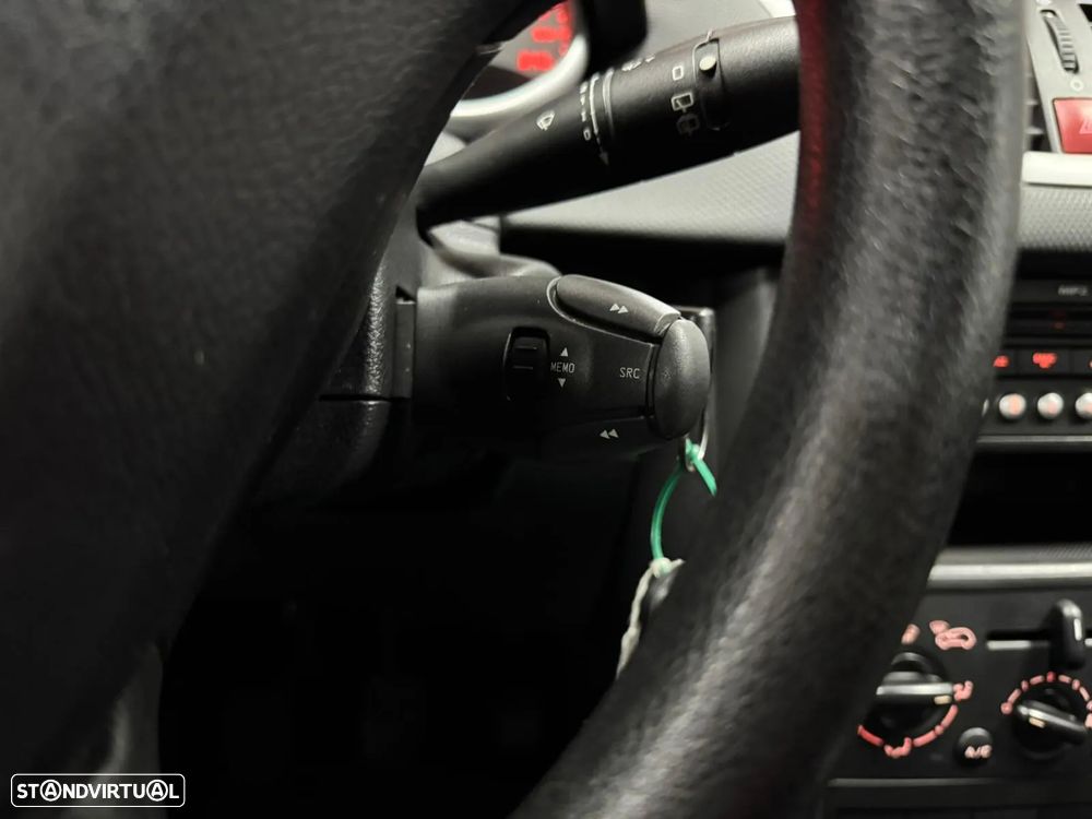 Peugeot 207 1.4 16V Open - 26