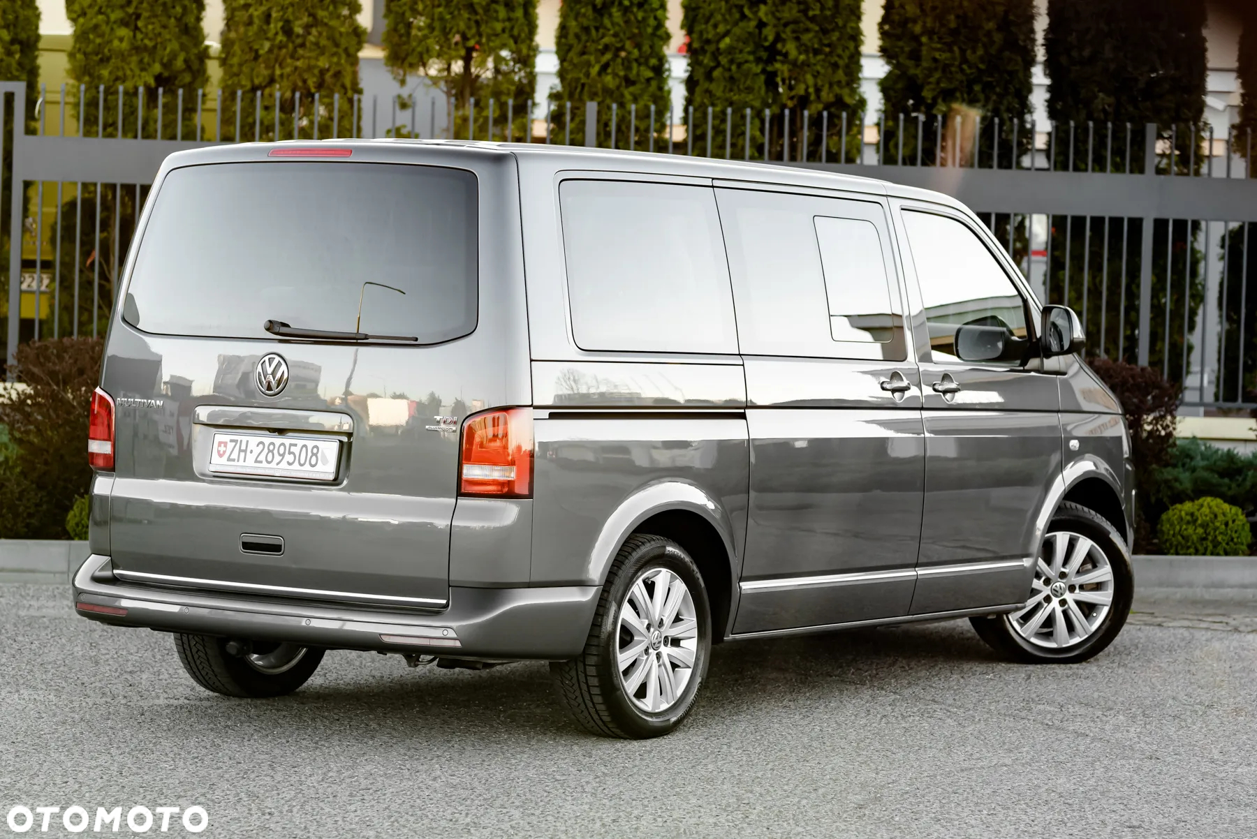 Volkswagen Multivan - 4