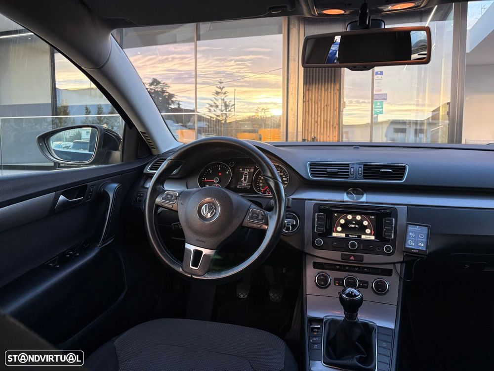 VW Passat Variant 1.6 TDI Confortline BlueMotion - 30