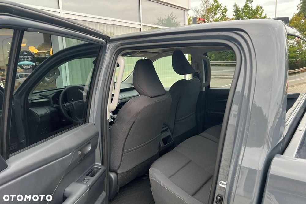 Toyota Hilux - 17