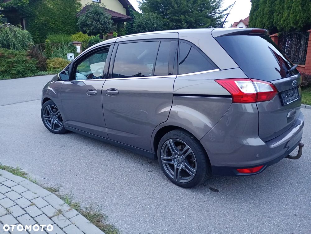 Ford Grand C-MAX - 16