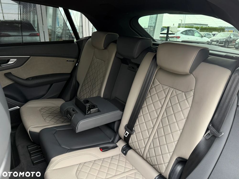 Audi SQ8 TFSI Quattro Tiptronic - 28