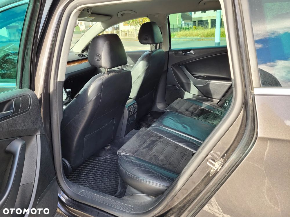 Volkswagen Passat 2.0 TDI DPF Highline - 11