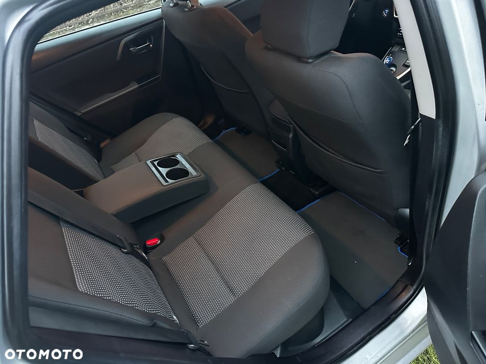 Toyota Auris 1.8 HSD Luna - 18