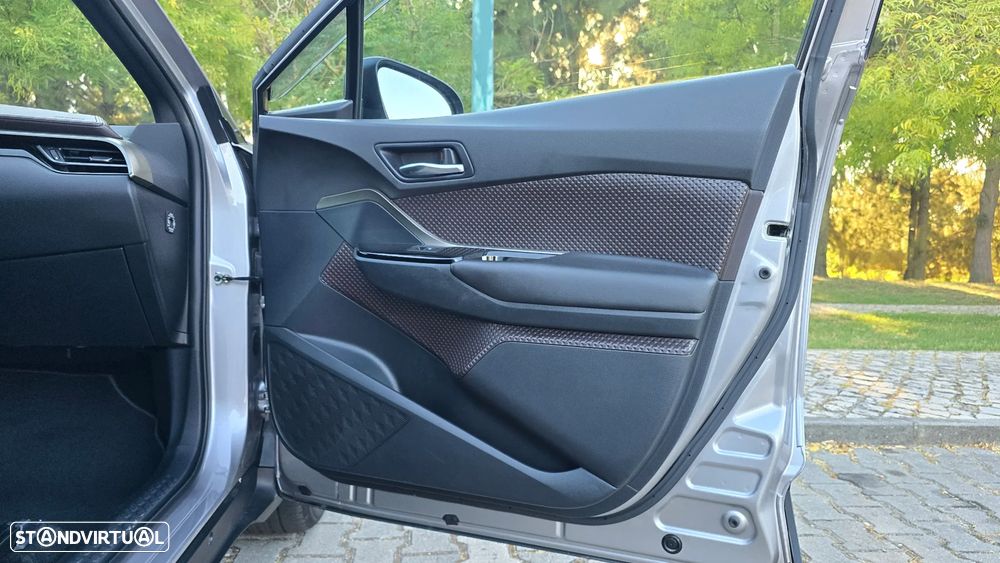 Toyota C-HR 1.8 HSD Exclusive+P.Luxury - 41