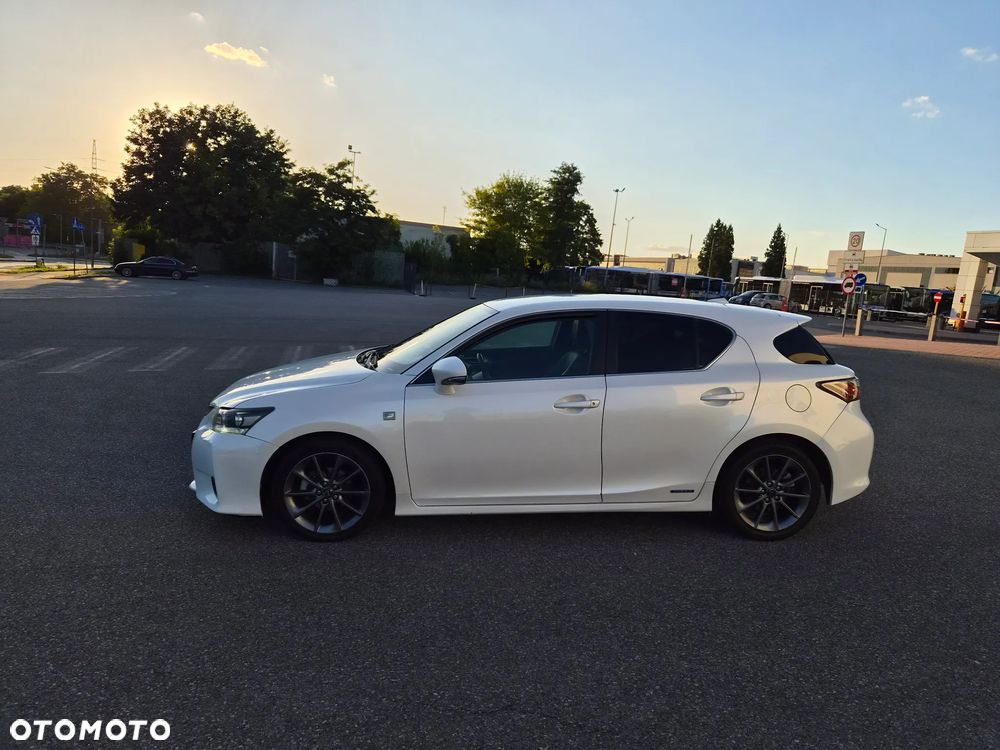Lexus CT 200h F Sport - 2