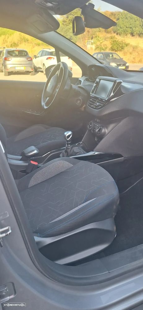 Peugeot 2008 1.2 PureTech Signature - 11
