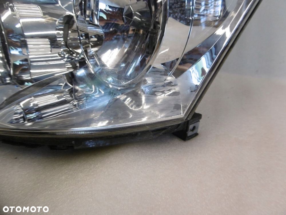 TOYOTA COROLLA VERSO 07/09r - lampa przednia lewa - 4