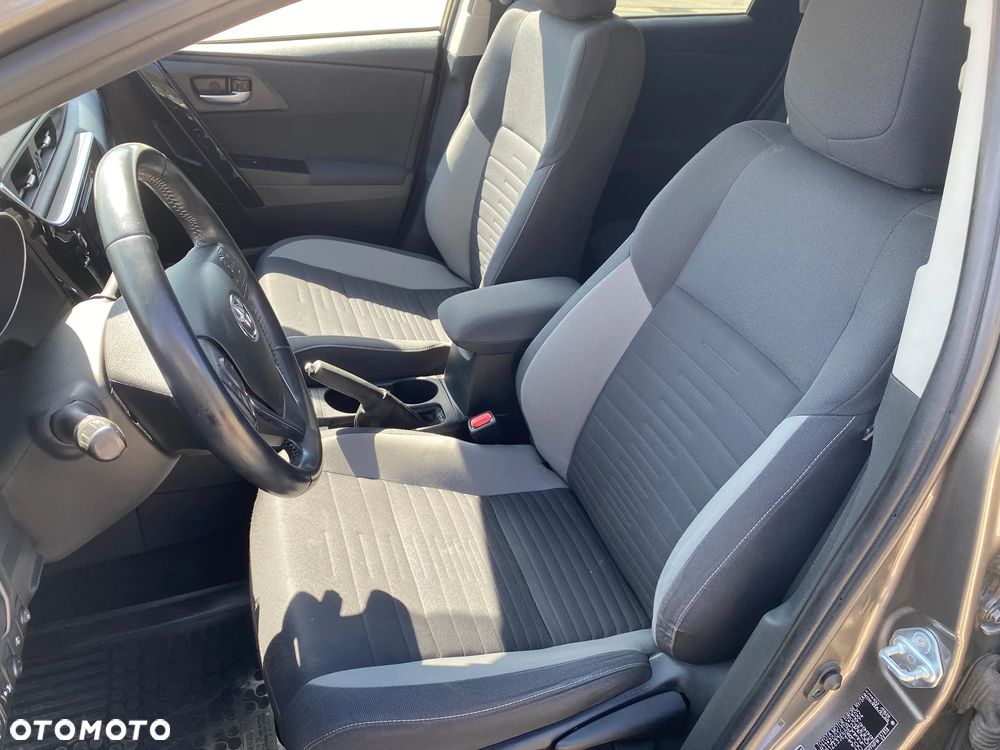 Toyota Auris 1.6 Premium - 17