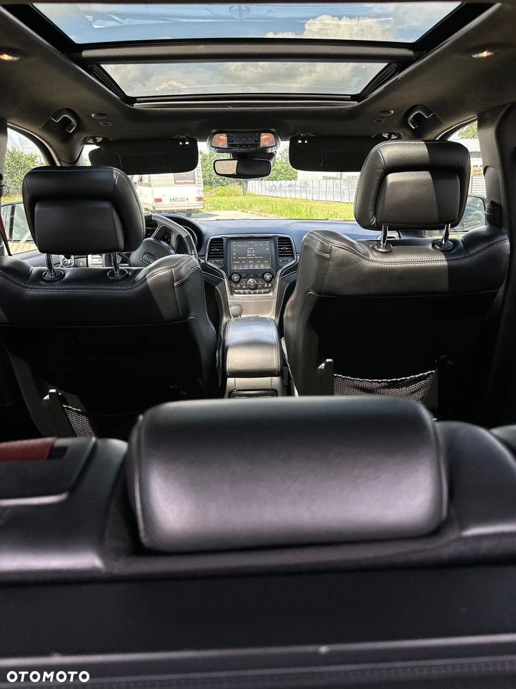 Jeep Grand Cherokee - 16