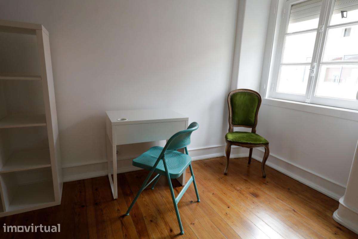 Quarto - localizado em Olaias Lisbon - Grande imagem: 5/14