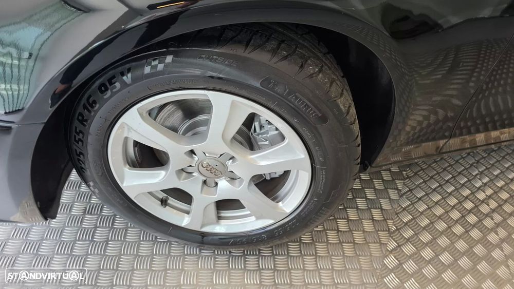 Audi A4 2.0 TDI exclusive - 28