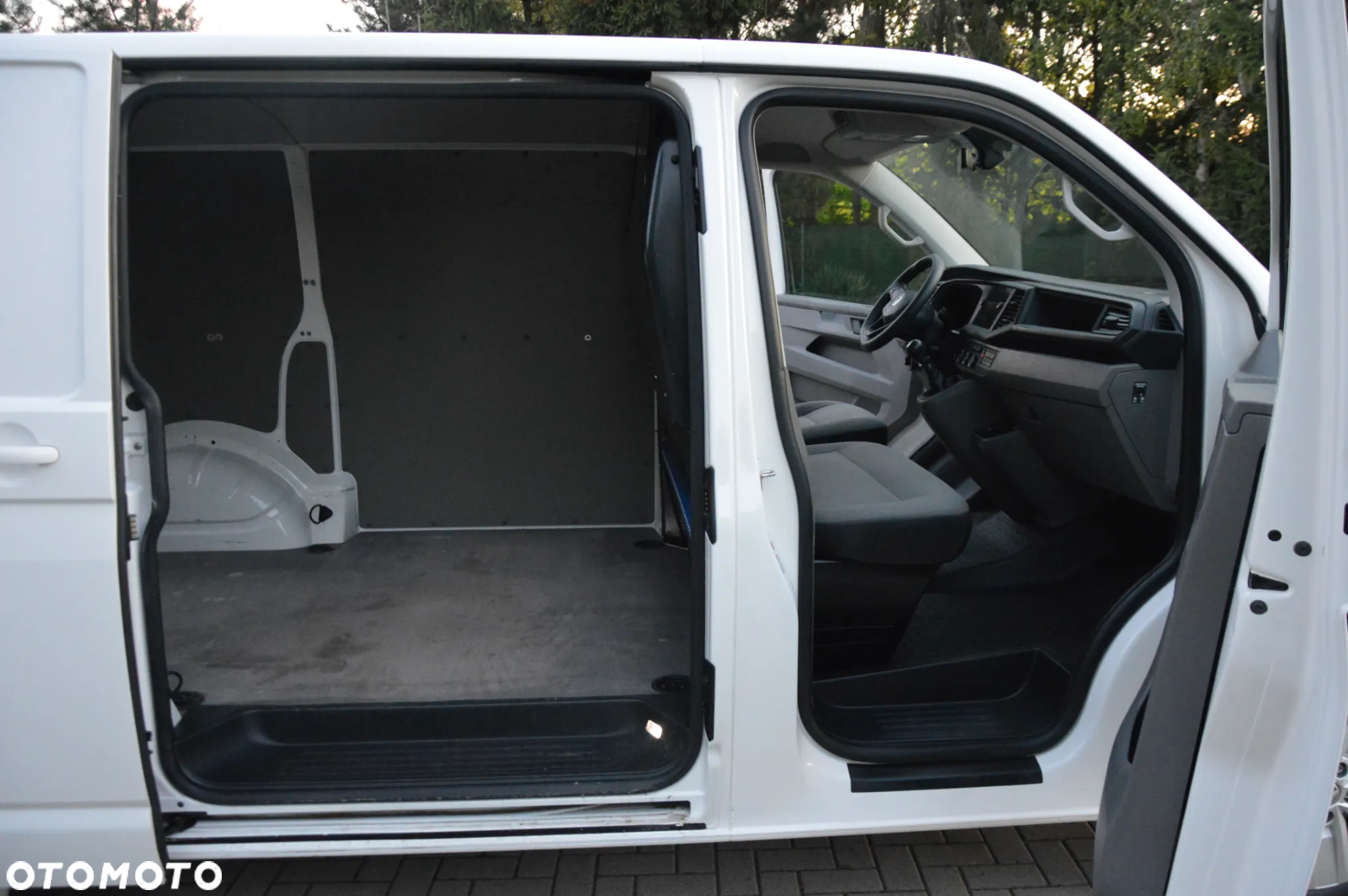 Volkswagen TRANSPORTER T6.1 - 14
