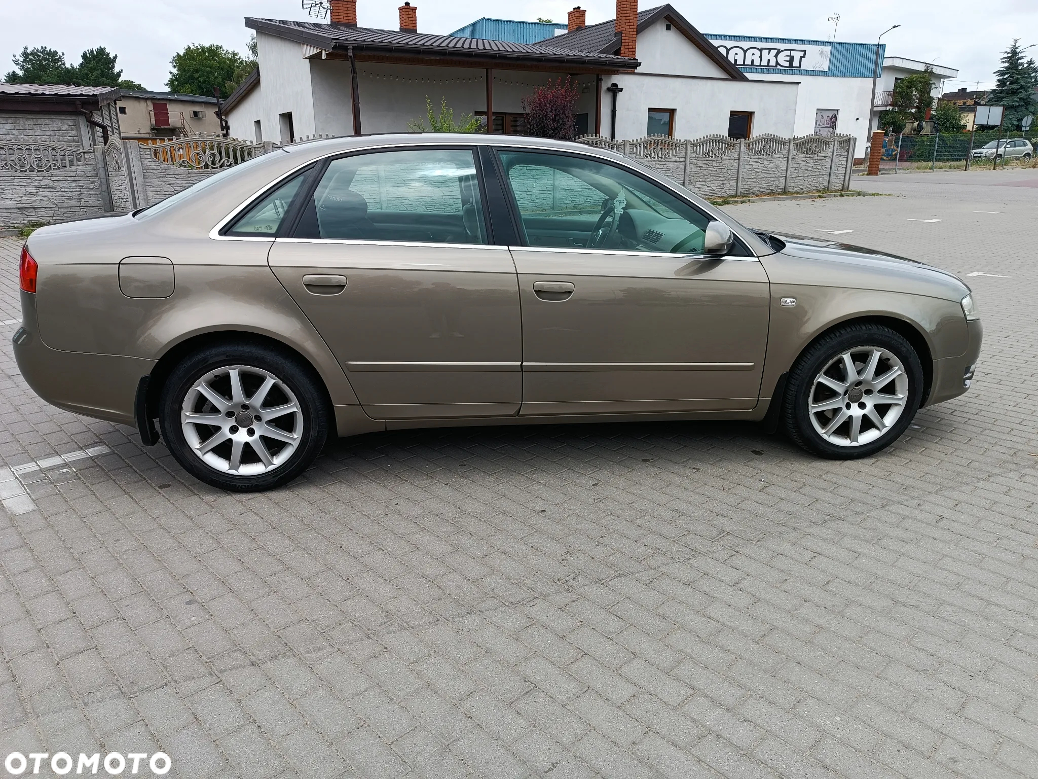 Audi A4 - 4